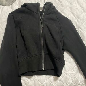 Lululemon BLK size 4 cropped scuba hoodie